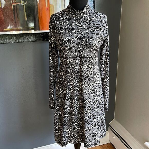 Soybu black/gray/white geometric print stretch jersey knit 1/4 zip midi. Small. - Picture 1 of 7